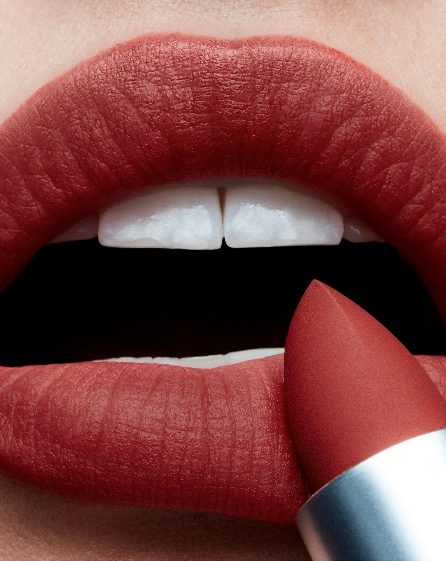 Devoted to Chili Powder Kiss Lipstick, 3g