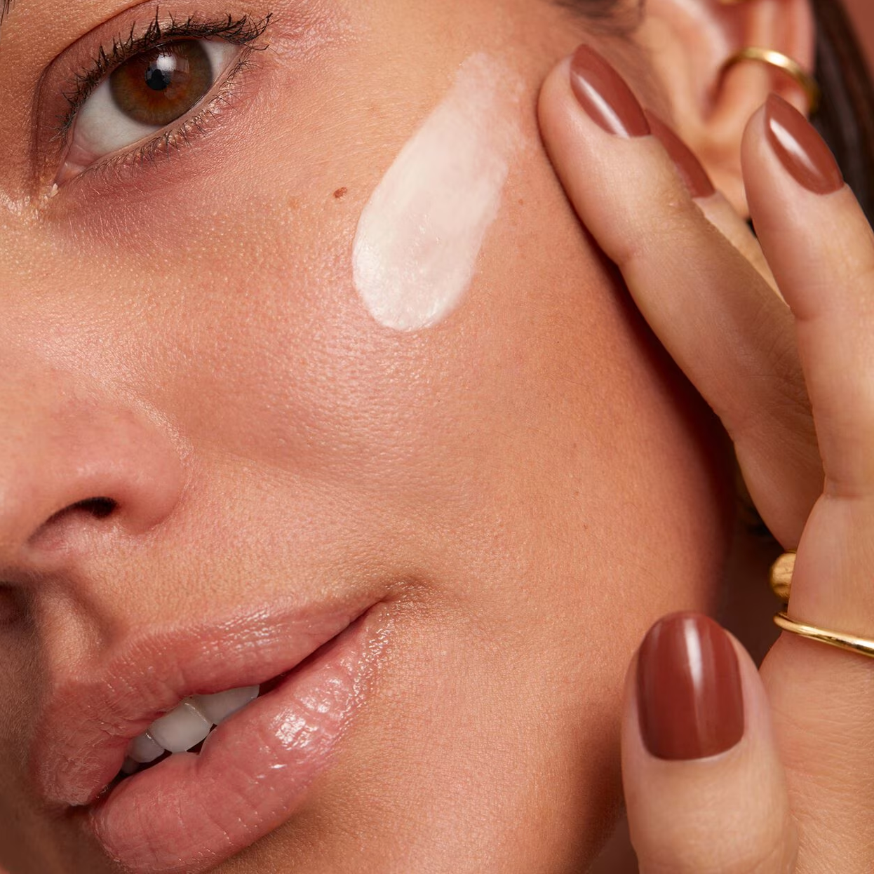 Vitamin Enriched Face Base - Priming Moisturizer