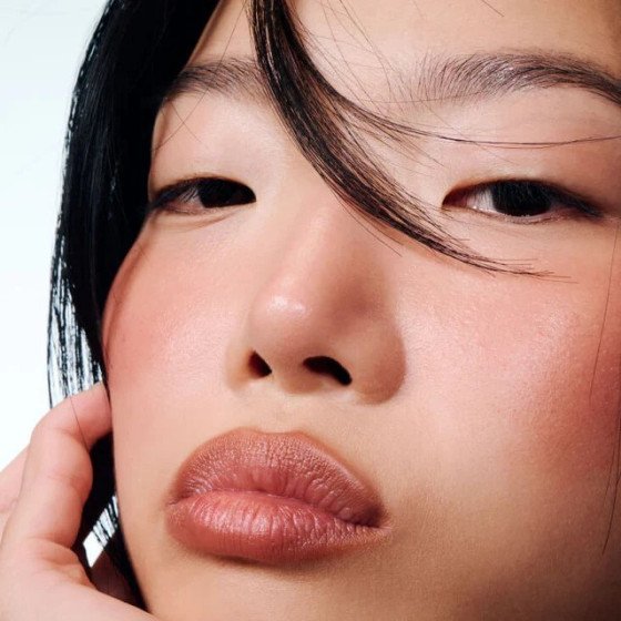Peptide Lip Shape - Lunge