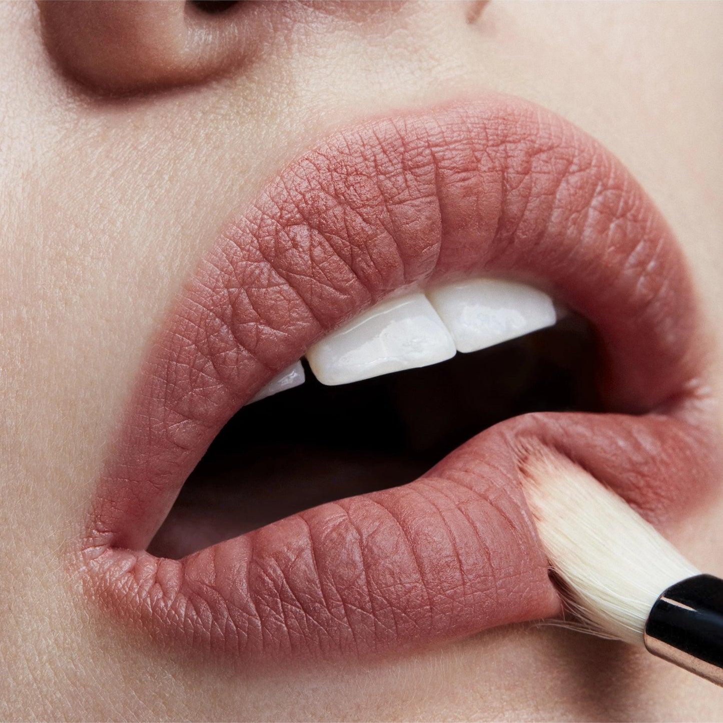 Sultry Move Powder Kiss Lipstick, 3g